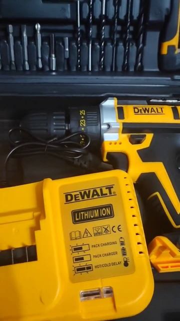 Дрель-Шуруповёрт ударный (3в1) DeWalt 36w, с хорошим набором. смотреть онлайн
