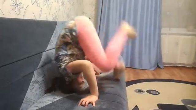 Стойка на голове смотреть онлайн