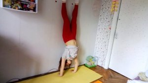 я хожу на руках - стойка на руках