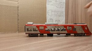 Модель электропоезда ЭС104-001 «Финист» из бумаги.