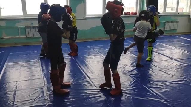 UralCoach тайский бокс, тренировка детской группы Ведётся смотреть онлайн
