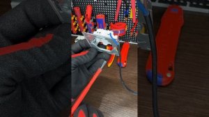 Почему искрят розетки