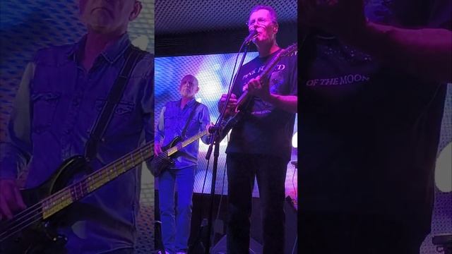 гляжу втебя как в зеркало