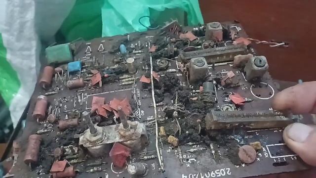 Удачный сталк по микро свалке😁😉Нашел золото,серебро и палладий на советских платах. смотреть онлайн