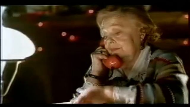 МТС Бабушка и шутка про неприход. С Новым годом! смотреть онлайн