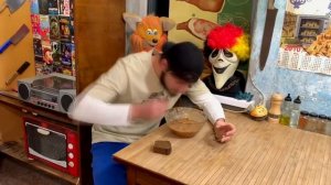 Стас аскет ест борщ на протяжении 20 минут.