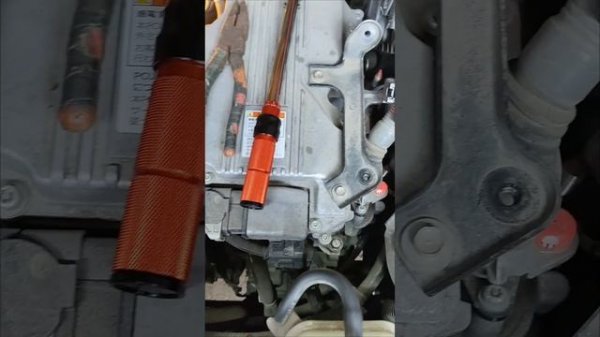 регулировка клапанов ,чистка дроссельной заслонки,замена свечей.Honda Stepwgn RP5 гибрид LFA 2.0 лит