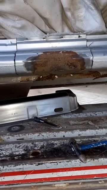 как заменить ржавый порог? #кузовнойремонт #авто #заме? смотреть онлайн