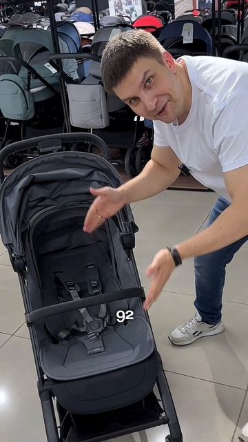 Воздушная прогулка для самых стильных.
Joolz Aer Plus