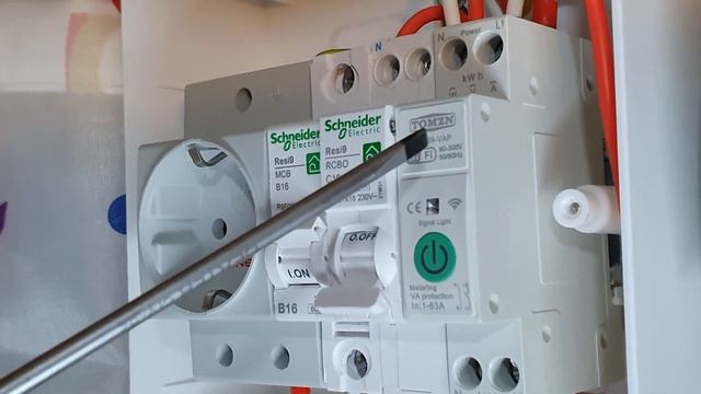 🩸⚡ Диф-Автомат Schneider Electric Resi9 R9D81610 1P+N, 10А, 10мА, 1P+N, 6kA, кр смотреть онлайн