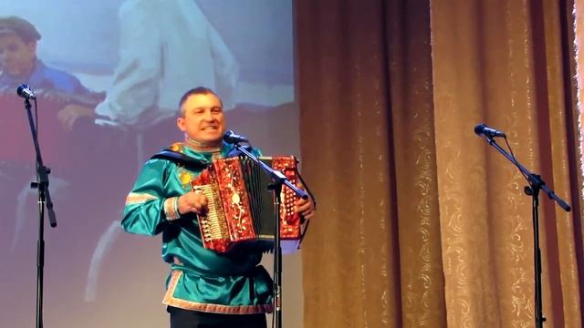 "У тебя красивые..." поёт гармонист Иван Сургаев. Играй гармонь. смотреть онлайн