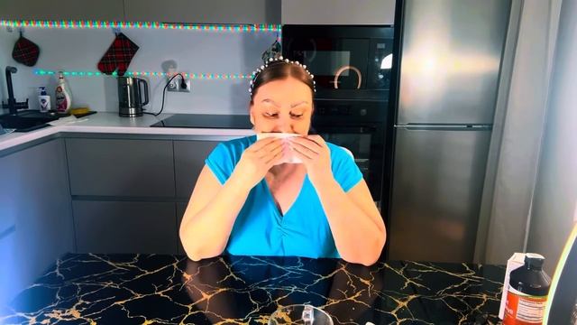 Рябое недоразумение со своей собачонкой оказЦа в Тай, по проторенным дорожкам за баблишком поехало смотреть онлайн