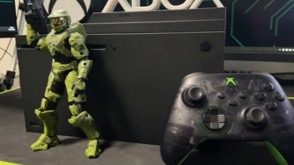 Какую консоль купить в 2025: Xbox Series S/X или PS5?