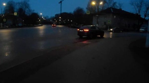 Как светит стоковая фара электросамоката Midway Amix Pro? Пр?