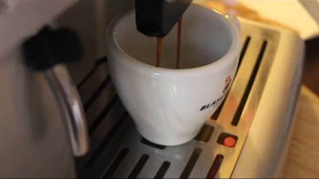 Milk & Coffee | Short Movie (кофе с молоком | короткометражка) смотреть онлайн