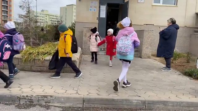 VLOG 10.10.22 Наш первый влог. Делаем закладки для книг смотреть онлайн