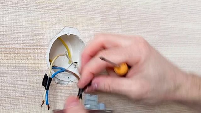 Двойная розетка в один подрозетник. Двойная розетка у? смотреть онлайн