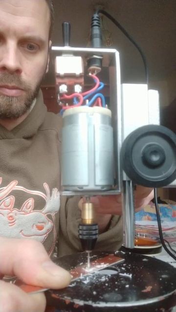 Испытание мини сверлильного станка смотреть онлайн