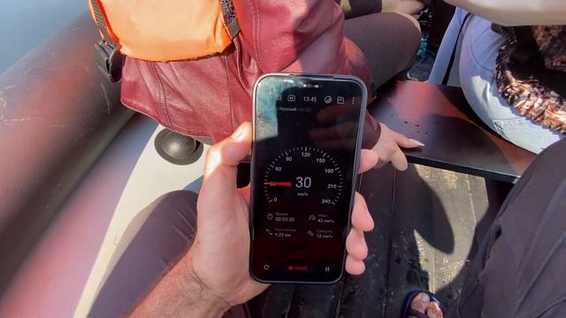 Сравниваем 9.9 и 9.9 про на воде 2 и 5 человек смотреть онлайн