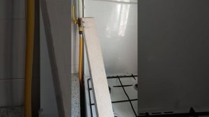 Как я закрыл щель между плитой и столешницей