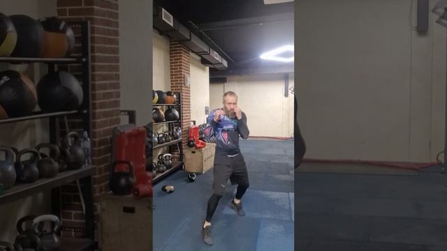 Работа на скакалке и наработка по школе бокса !!!