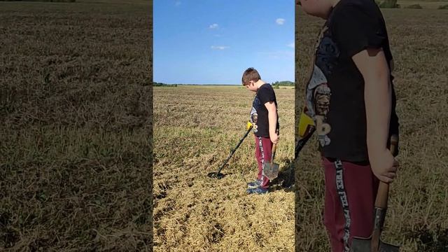 Поиск находок металлоискателем на монетном поле. смотреть онлайн