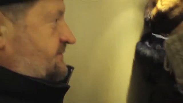 Смешной фристайл Нойза в вагоне поезда и на вокзале смотреть онлайн