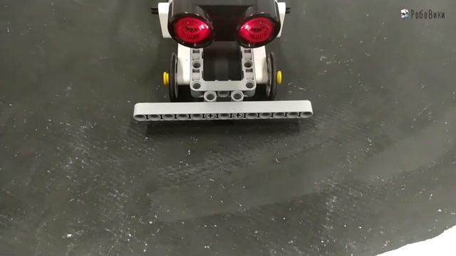 Гоночный автомобиль из Lego EV3. Эхолокация и остановка п?