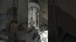 Стуки в передней подвеске Hyundai&Kia. Как заменить стойки ?