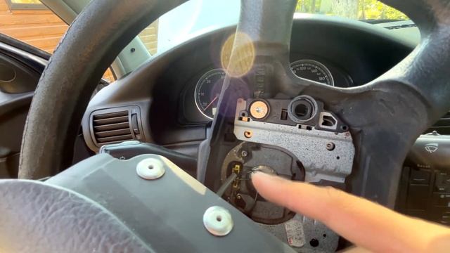 Как снять руль и AIRBAG | VW Passat B5.5 смотреть онлайн