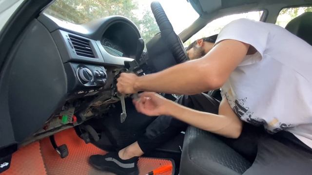 Замена замка зажигания на приоре #приора #21101099 #ваз смотреть онлайн