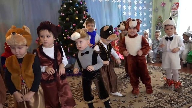 Детки - прикольные мишки на утреннике смотреть онлайн
