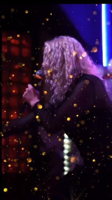 Певица МЕРЕНГА