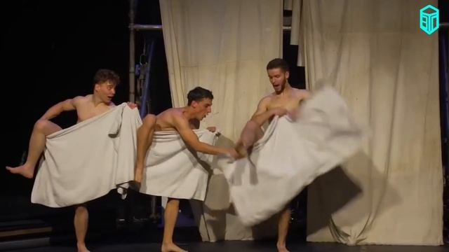 Мужики с полотенцем