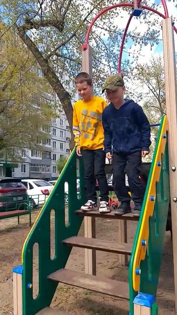 прыжки с лестницы смотреть онлайн