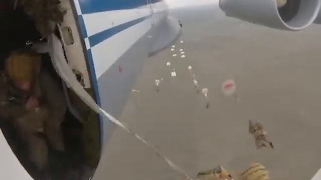 десантирование с ИЛ-76 56 ОДШБР 27 апреля. смотреть онлайн