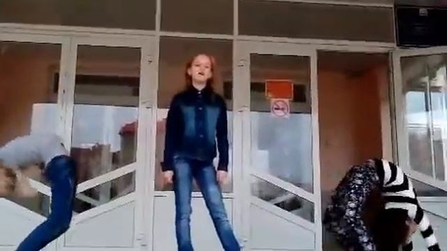 Самый смешной клип ч.1! (На слово "Три" не обращайте внимание!) - QuarterTwo смотреть онлайн