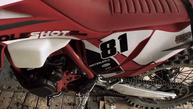 Купил себе новый мотоцикл Regulmoto Holeshot Red Edition  и на перво?