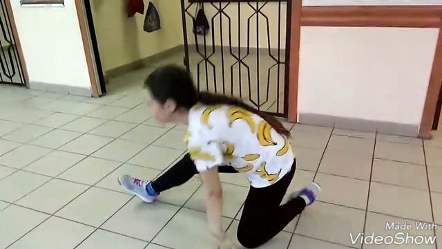 Я СЕЛА НА ВСЕ ШПАГАТЫ! смотреть онлайн