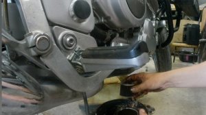 Как заменить масло на мотоцикле Yamaha tdm 850