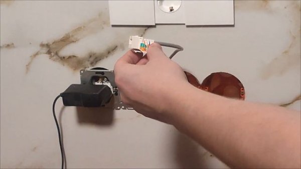 Подключение интернет розетки Schneider Electric Glossa витая па?