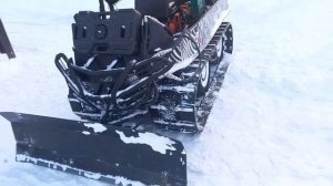 Компактный бортоповоротный вездеход