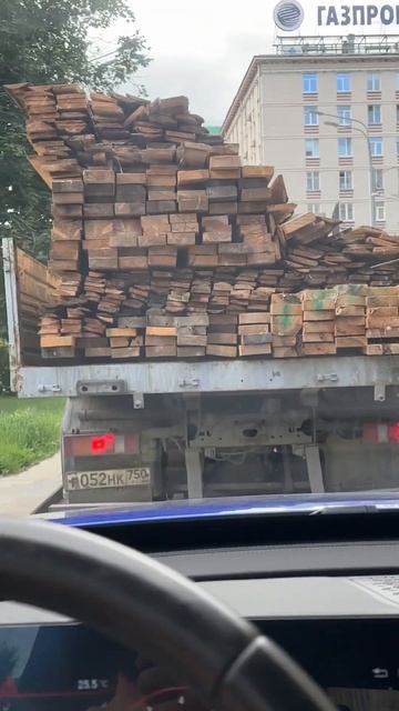 Опасно так доски по Москве возить 🙌#москва #музыка смотреть онлайн