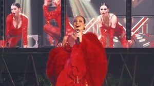 Ева Бристоль –  “Big Spender” (cover version)