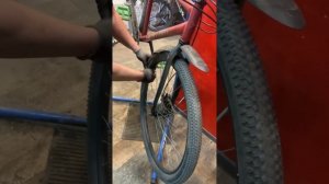 Нужно ли заливать герметик в камеры ?!