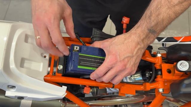 Сборка с коробки питбайка Kayo tt basic 125 куб. смотреть онлайн