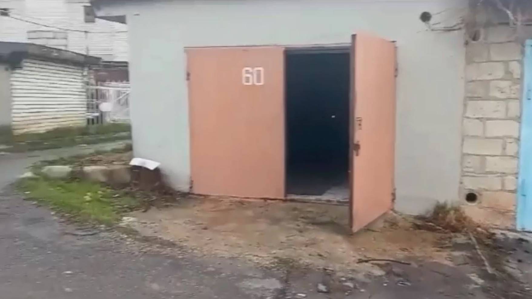 Гараж двухуровневый находится в гаражном кооперативе "Зенит". смотреть онлайн