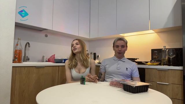 СОНЯ И АНДРЕЙ СОБИРАЮТСЯ ГОТОВИТЬ ПЕЛЬМЕНИ - Follentass, RudySayuki смотреть онлайн