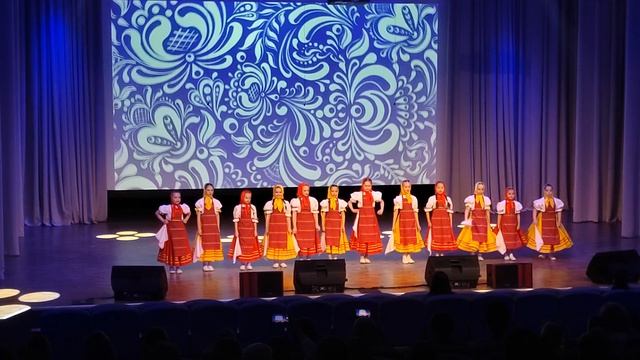 Кнопочки😊 хорошо играете💃🏻
девочки молодцы "акварель" смотреть онлайн