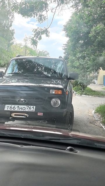 Культура парковки продолжает пробивать дно #Нива #Лада #парковка #ПДД #РнД #Аксай смотреть онлайн